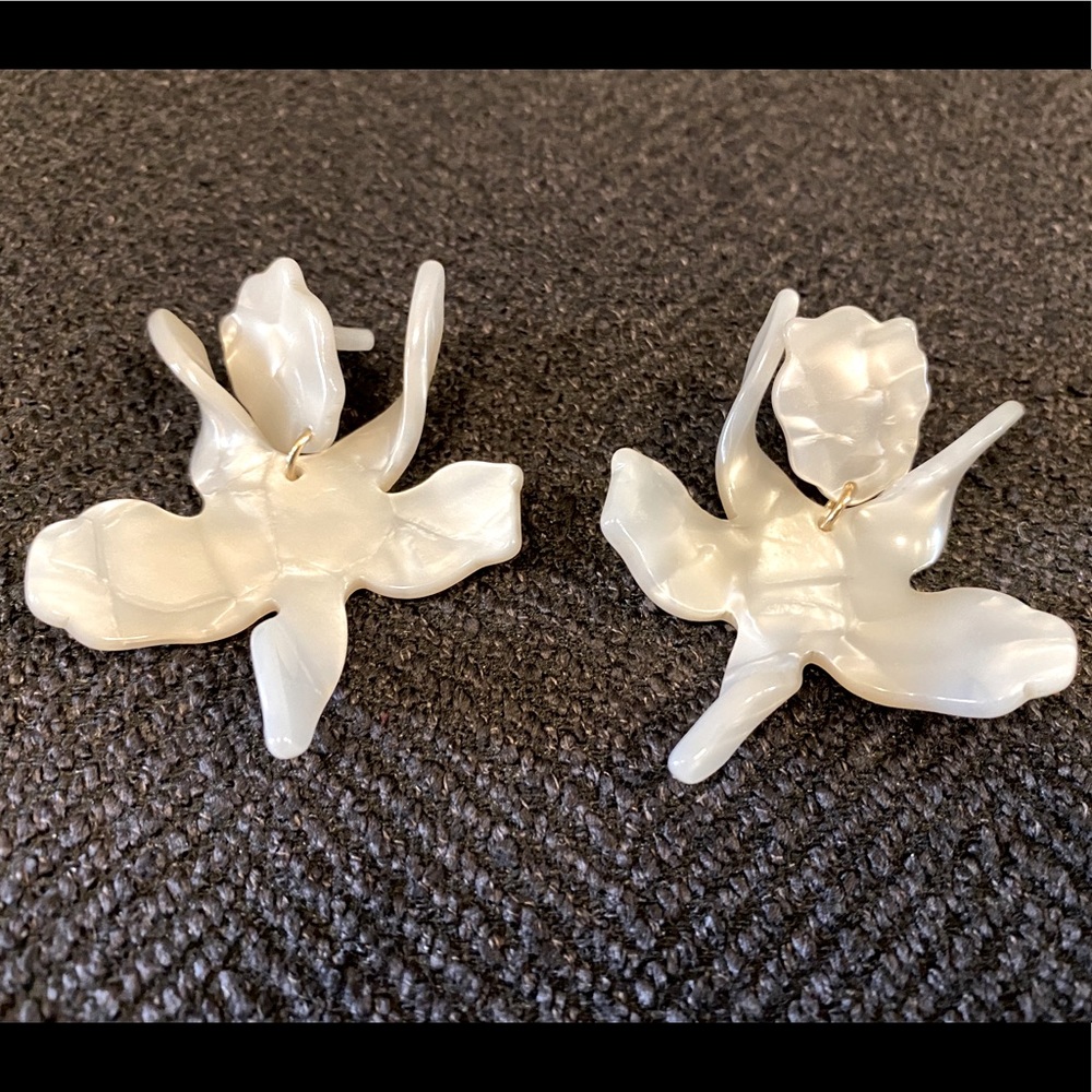 Lele Sadoughi Mother of Pearl earrings